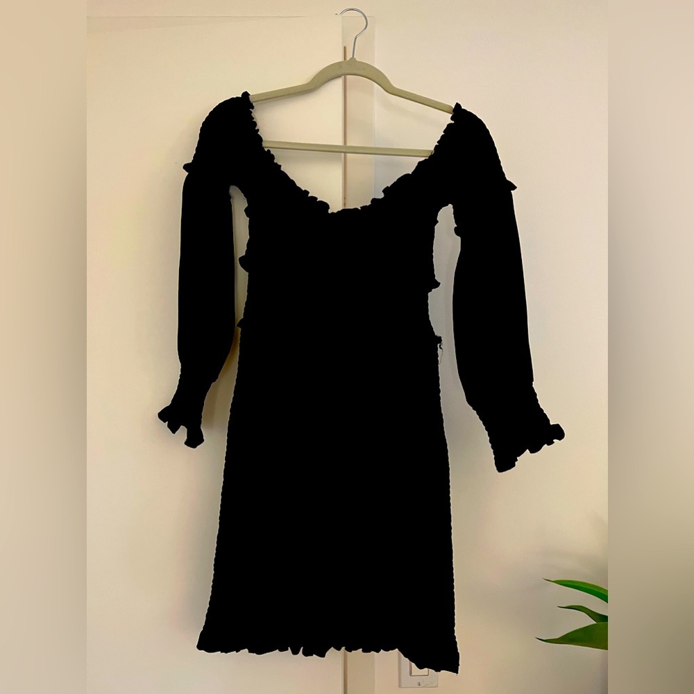 Black dress! Extremely stretchy and flattering material